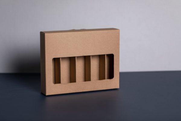 Miniature bottle boxes for alcohol and spirits packaging with Newton Print